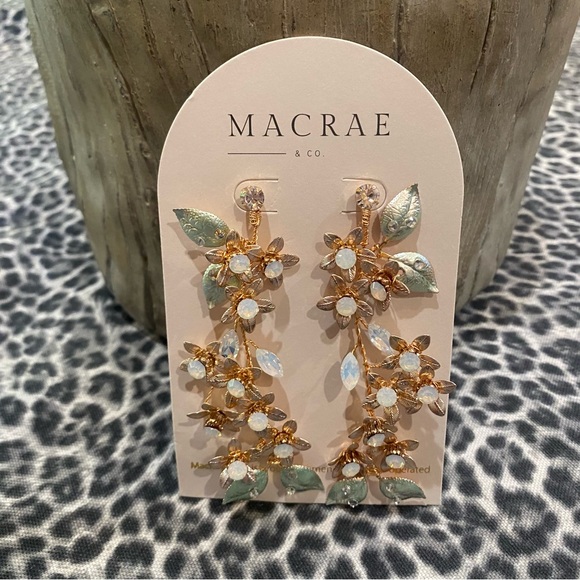 Macrame Wire Flower Leaves Vine Buds Crystal Leaves Gold Green Earrings NWT - Picture 4 of 5